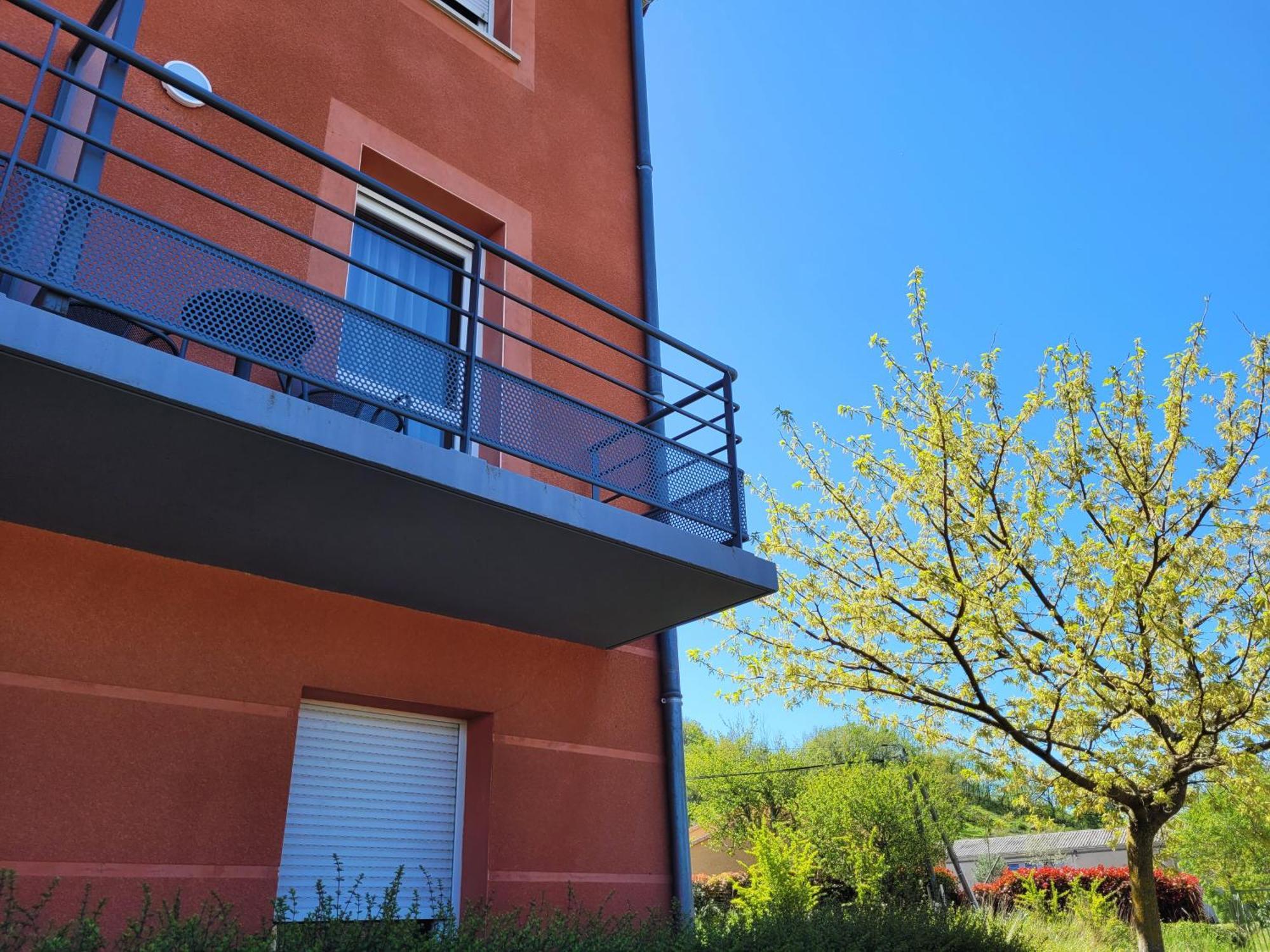 Hotel Restaurant Les Chataigniers Privas Exterior foto