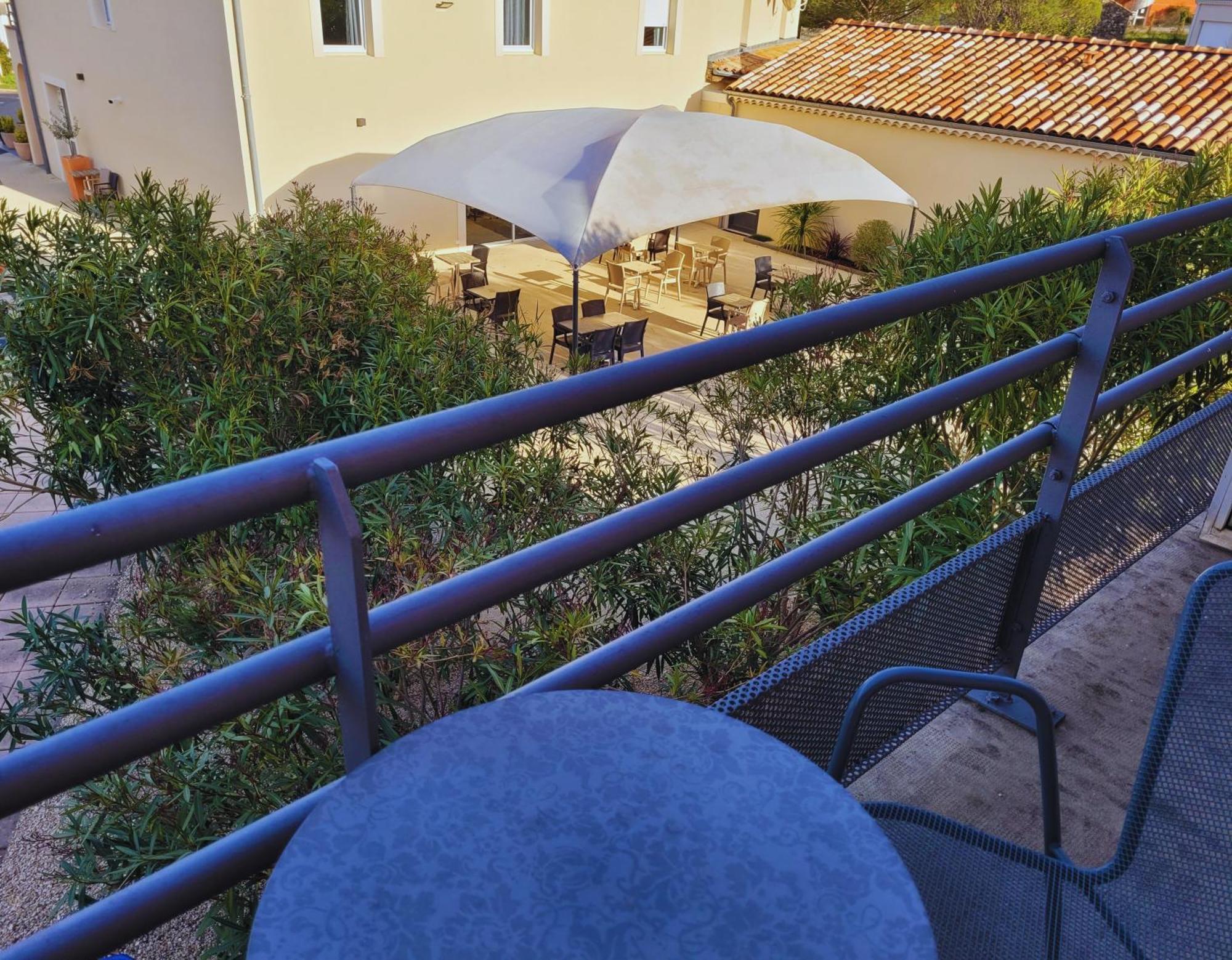 Hotel Restaurant Les Chataigniers Privas Quarto foto